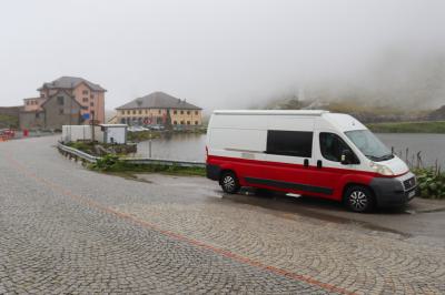 Pernoctamos junto al lago de la Piazza