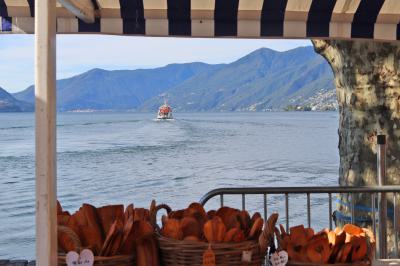 Mercadillo junto al lago Maggiore