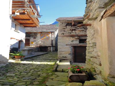 Callejeando por Corippo