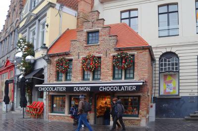 Pequeña tienda de chocolates en Brujas