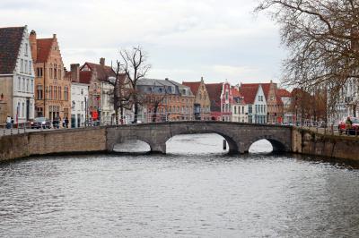  perspectiva sobre un canal de Brujas