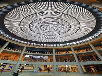 Centro comercial próximo al Palacio Real