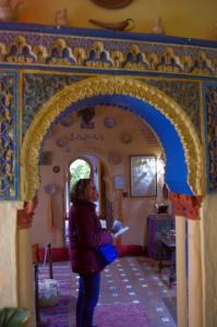 Salas y arcos árabes en el interior