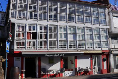 Galería blanca en Castro Caldelas