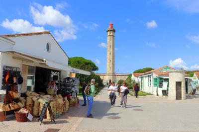 Entorno al faro de Ballenas