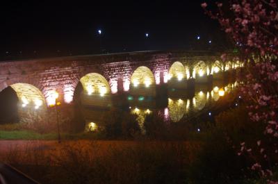 Puente romano nocturno
