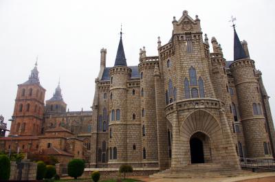 Conjunto de Catedral de Astorga y Palacio Episcopal de Gaudí