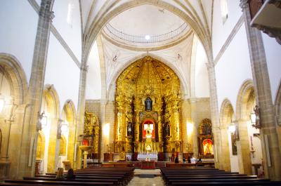 interior de San Martín de Tours en la Plaza Mayor