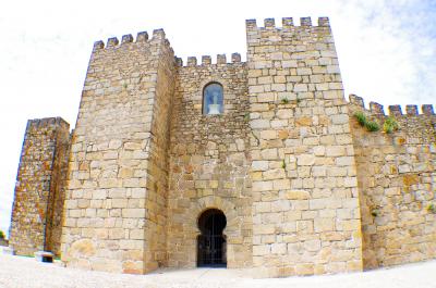 Puerta principal del castillo