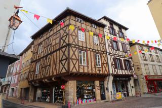 Foix, donde el casco histórico y su castillo te transportarán al Siglo XV