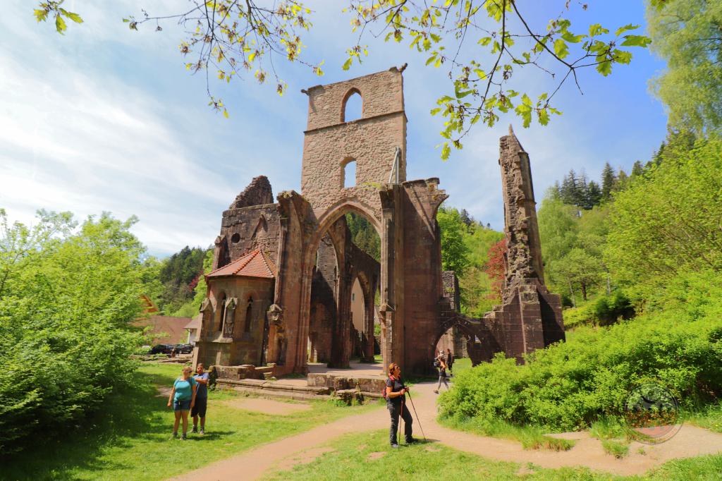 Allerheiligen, una ruta entre cascadas a un lugar mágico junto a las ruinas de un monasterio