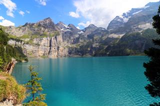 Lago glaciar Oeschinensee, visita imprescindible en Suiza