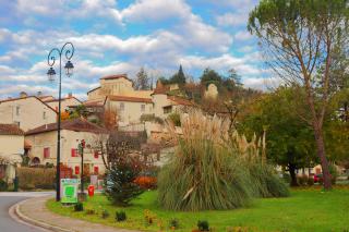 Aubeterre-sur-Dronne y su insólito patrimonio con la iglesia monolítica mayor de Europa